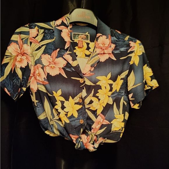 Women's Vintage Floral Shirt - Picture 4 of 8